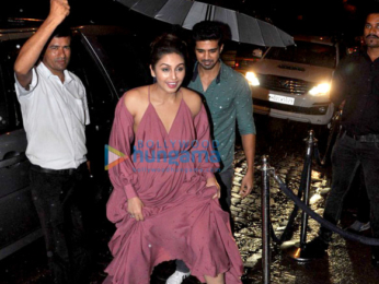 Shah Rukh Khan, Sidharth Malhotra, Kangna Ranaut & others at Anand L. Rai's birthday bash
