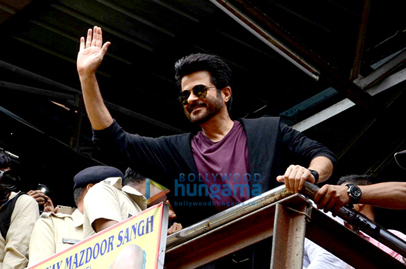 anil kapoor takes a train trip to promote season 2 of 24 7