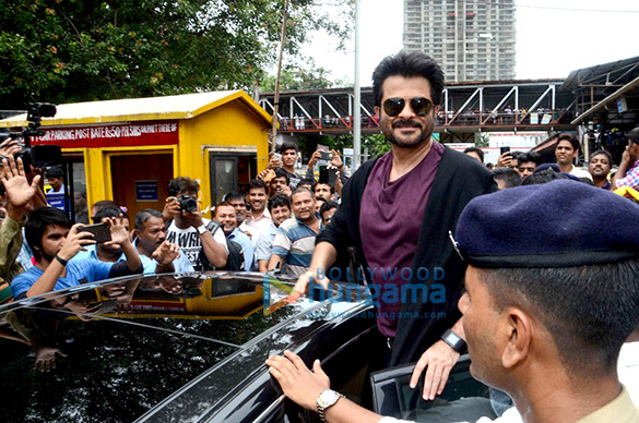 anil kapoor takes a train trip to promote season 2 of 24 9