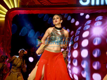 Chiranjeevi, Allu Arjun, Rana Daggubati, Chiyaan Vikram & Sayesha Saigal grace SIIMA 2016 in Singapore - Day 2