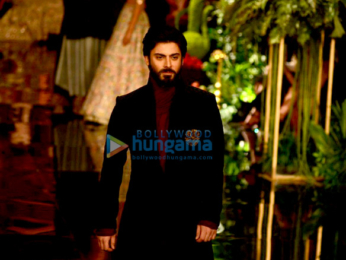 Deepika Padukone & Fawad Khan walk the ramp for Manish Malhotra