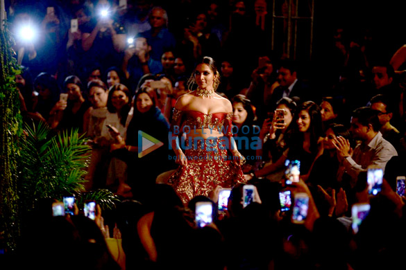deepika fawad walk the ramp for manish 3