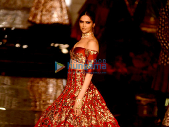 Deepika Padukone & Fawad Khan walk the ramp for Manish Malhotra