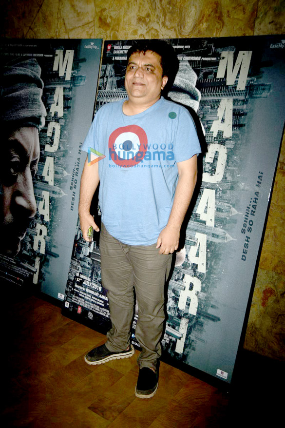 deepika ranveer others at screening of madaari 6