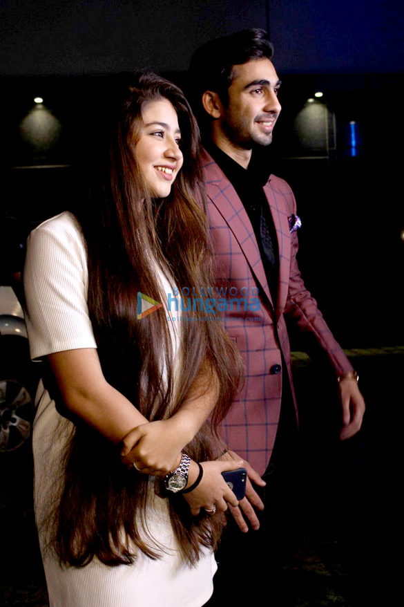 divyanka tripath vivek dahiya wedding reception in mumbai 5