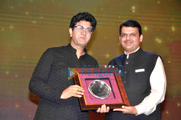 kajol jacqueline fernandez grace nbt utsav award 2016 5