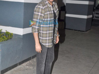 Kareena Kapoor Khan, Karisma Kapoor & Karan Johar snapped post dinner at Sanjay Kapoor's house