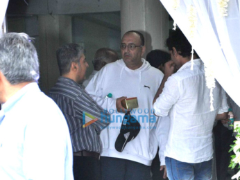 Prayer meet of Raveena Tandon's father-in-law Kundan Thadani