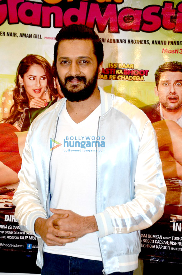 riteish deshmukh vivek oberoi urvashi rautela at the media meet of great grand masti 9