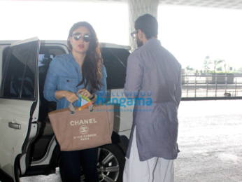 Saif Ali Khan & Kareena Kapoor Khan snapped at the international airport