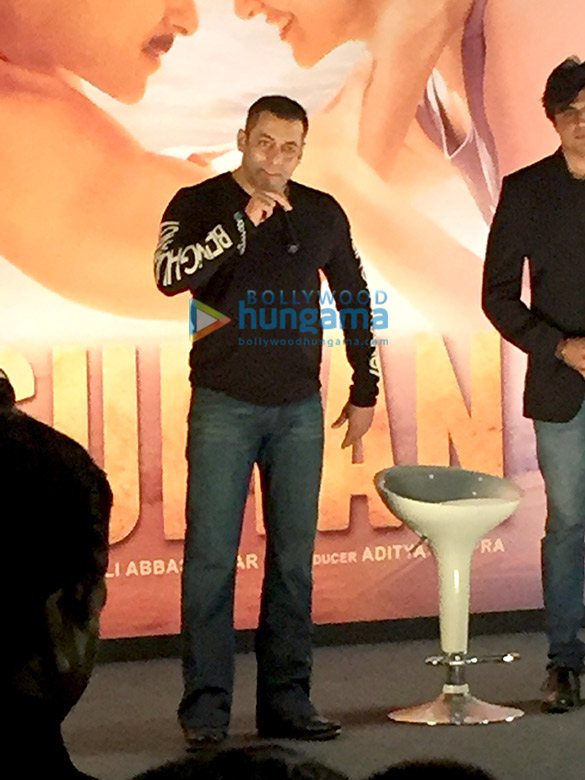 salman khan at sultans meet greet with contest winners at mehboob studio 3
