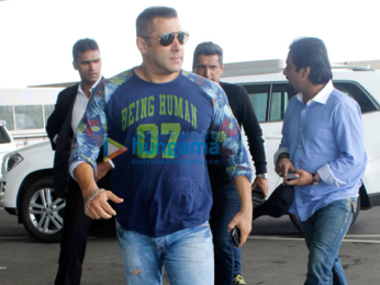 Salman Khan snapped on his way to Delhi