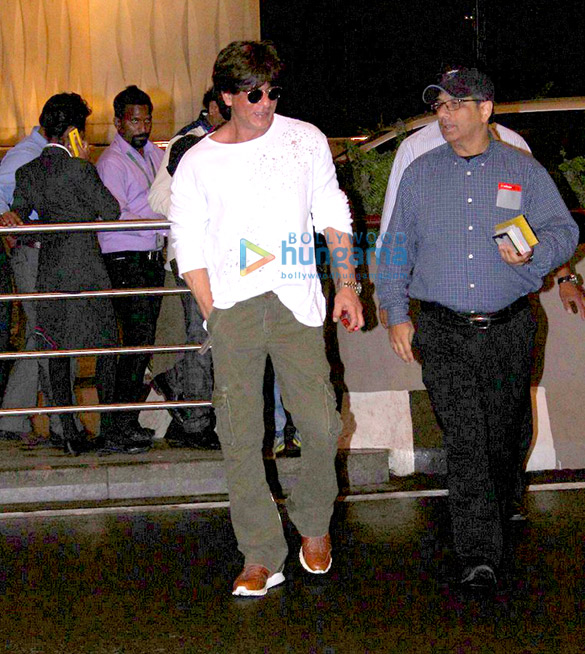 shah rukh khan departs for munich 3