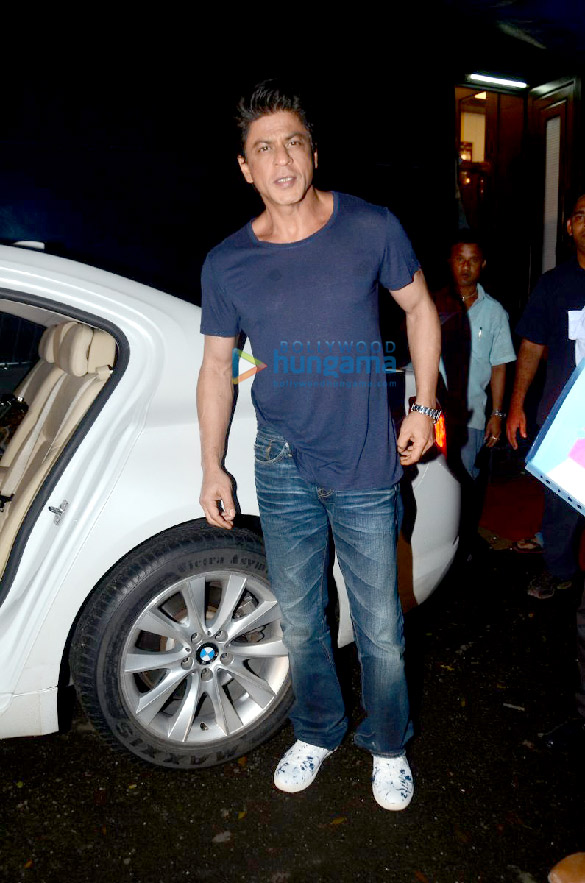 shah rukh snapped at filmcity 3