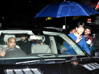 Sidharth Malhotra dines out with his close friends at Hakkasan