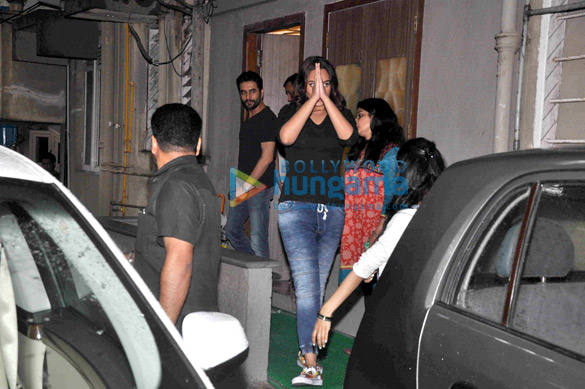 sonakshi snapped with shekhar 3