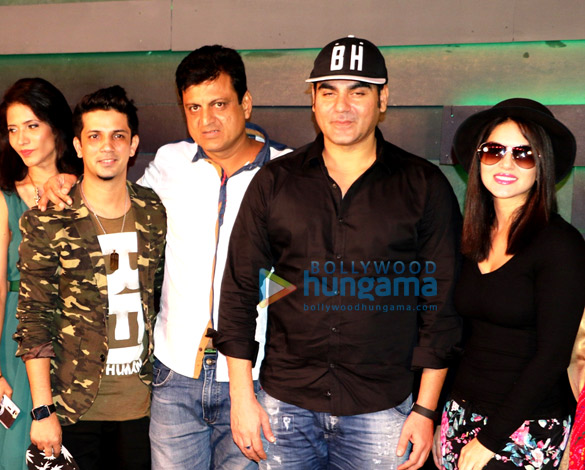 sunny leone arbaaz khan snapped on the sets of tera intezaar 3