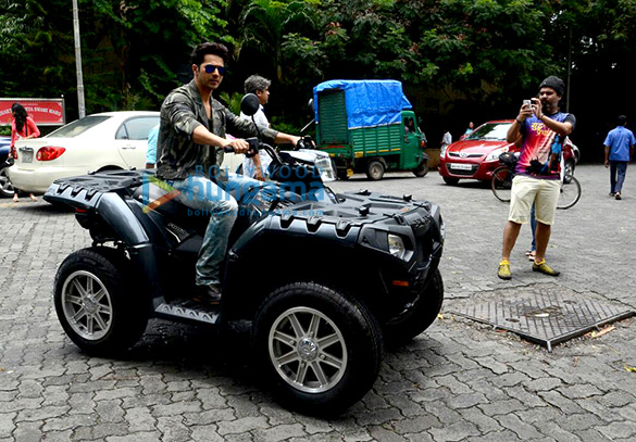 varun dhawan arrives in style on his atv bike for dishoom song launch 7