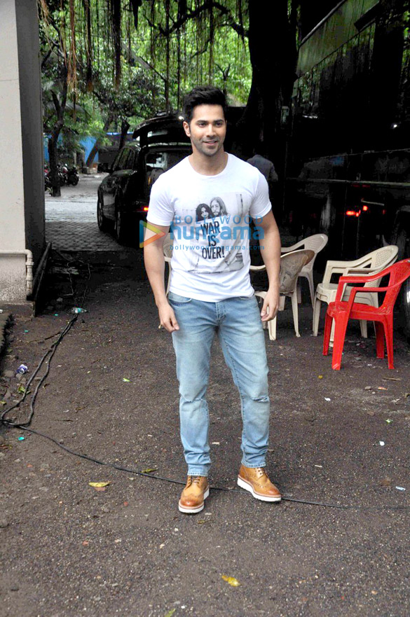 Varun Dhawan snapped promoting his film ‘Dishoom’