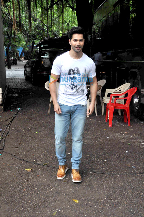 varun snapped at dishoom promotions 7