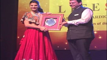 Check out: Jacqueline Fernandez gets felicitated by the Maharashtra CM
