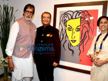 Amitabh Bachchan & Jaya Bachchan grace Dilip De's art exhibition