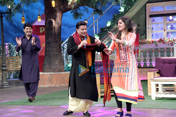 anup jalota pankaj udhas talat aziz on the sets of the kapil sharma show 5