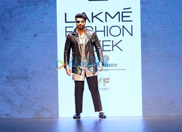 Arjun Kapoor walks the ramp at the Lakme Fashion Week 2016