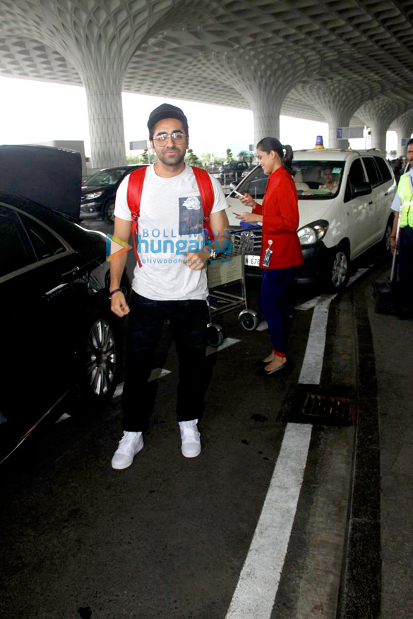 Ayushmann Khurrana & Sonam Kapoor snapped at the airport