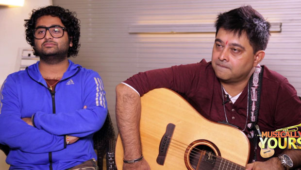 EXCLUSIVE: Arijit Singh MELTS HEARTS Singing ‘Raaz Aankhein Teri’ EXCLUSIVE: Arijit Singh MELTS HEARTS Singing ‘Raaz Aankhein Teri’