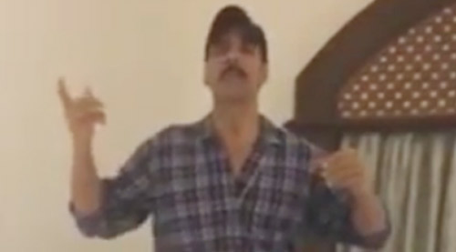 Watch: Akshay Kumar thanks Bollywood stars for promoting Rustom