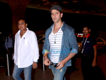 Hrithik Roshan & Pooja Hegde depart to promote 'Mohenjo Daro' in Ahmedabad