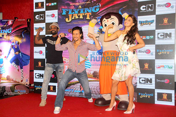 jacqueline fernandez tiger shroff promote a flying jatt at smmash 1