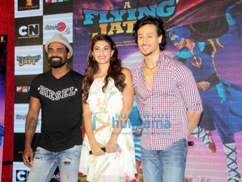 Jacqueline Fernandez & Tiger Shroff promote 'A Flying Jatt' at Smmash