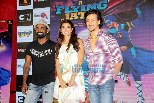 jacqueline fernandez tiger shroff promote a flying jatt at smmash 2