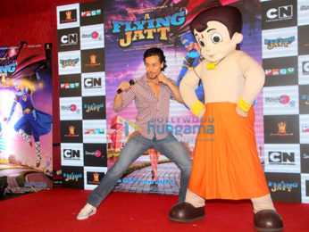 Jacqueline Fernandez & Tiger Shroff promote 'A Flying Jatt' at Smmash