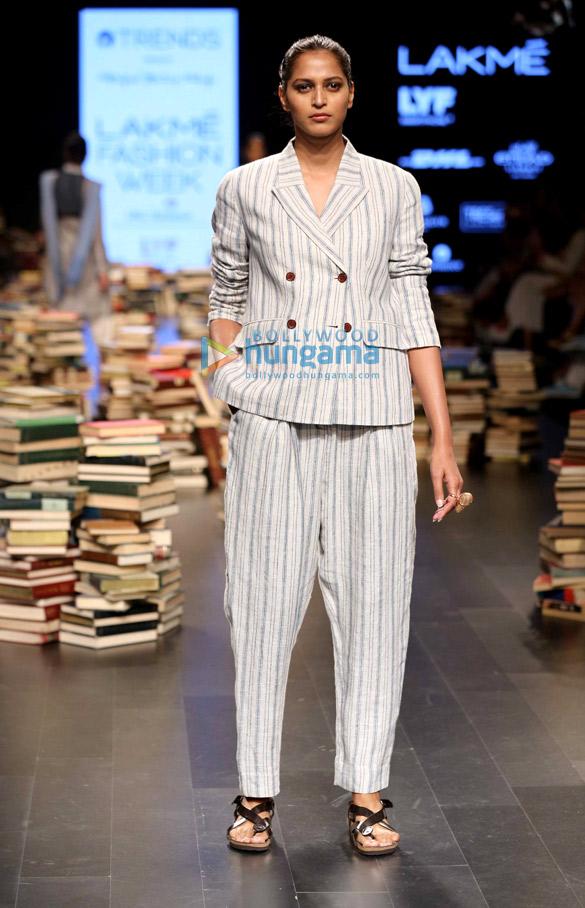 jacqueline fernandez walks for rajesh pratap singh at lakme fashion week 2016 day 3 5