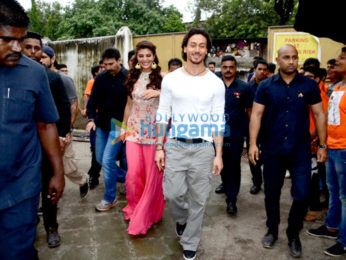 Jacqueline Fernandez & Tiger Shroff promote 'A Flying Jatt' at Narsee Monjee College