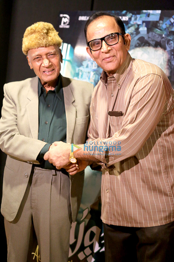 majaz ae gham e dil kya karun 4