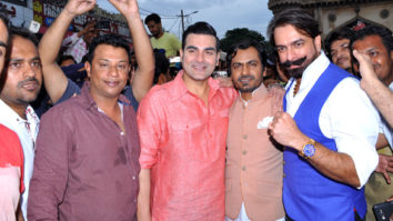 Nawazuddin Siddiqui promotes his film ‘Freaky Ali’ at the Charminar in Hyderabad