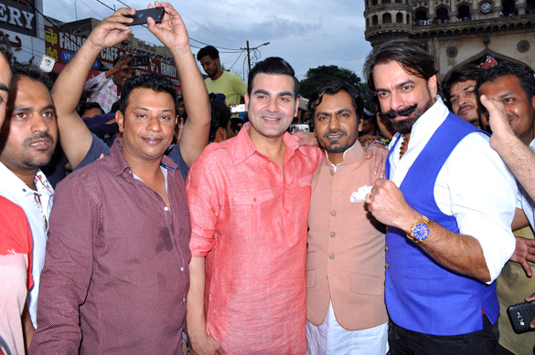 Nawazuddin Siddiqui promotes his film ‘Freaky Ali’ at the Charminar in Hyderabad