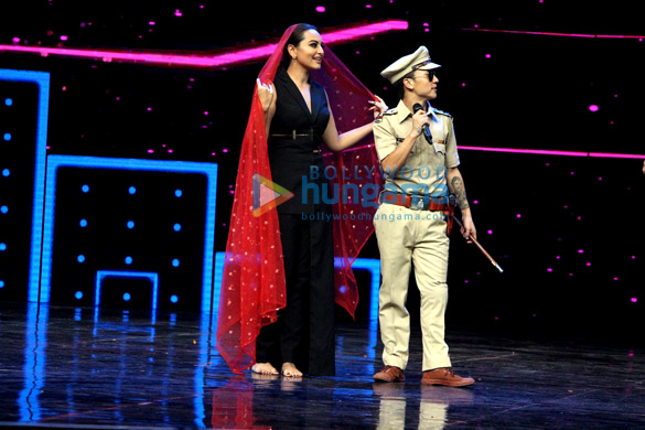 promotion of akira on the sets of dance 2 3