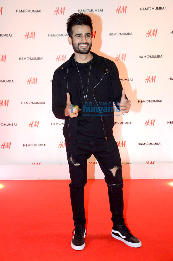 ranbir kapoor graces hms store launch in mumbai1 28