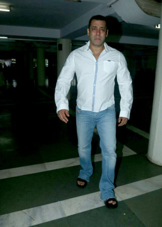 Salman Khan, Sonam Kapoor, Raveena Tandon and others at Rajjat Barjatya’s prayer meet