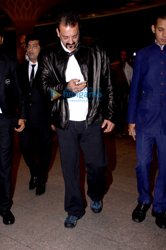 sanjay dutt snapped at the airport 5