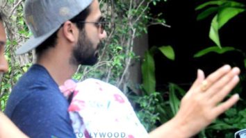 Shahid Kapoor leaves hospital with his newborn baby girl