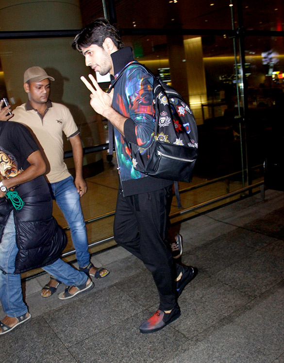 Sidharth Malhotra & Katrina Kaif arrive back from USA Sidharth Malhotra & Katrina Kaif arrive back from USA