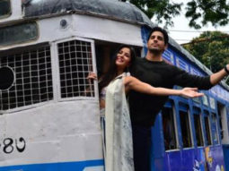 Sidharth-Katrina’s HUNGAMA In A Tram In Kolkata