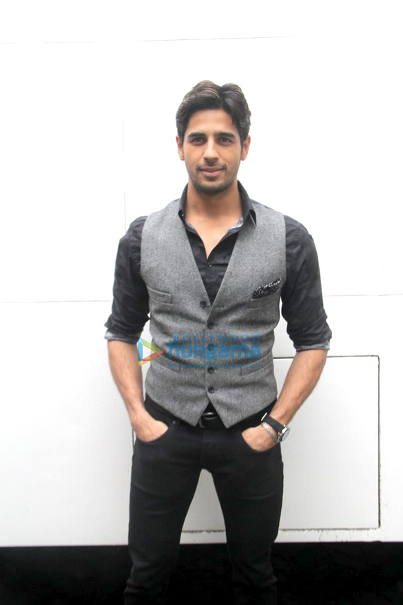 sidharth malhotra katrina kaif snapped whilst promoting baar baar dekho 2