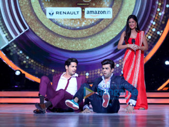 Sidharth Malhotra and Katrina Kaif snapped on sets of the Jhalak Dikhhla Jaa - Baar Baar Dekho Special